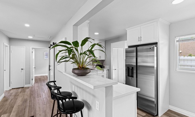 Port Hueneme Apartment | Modern Apartment - 5 mins from the Beach!