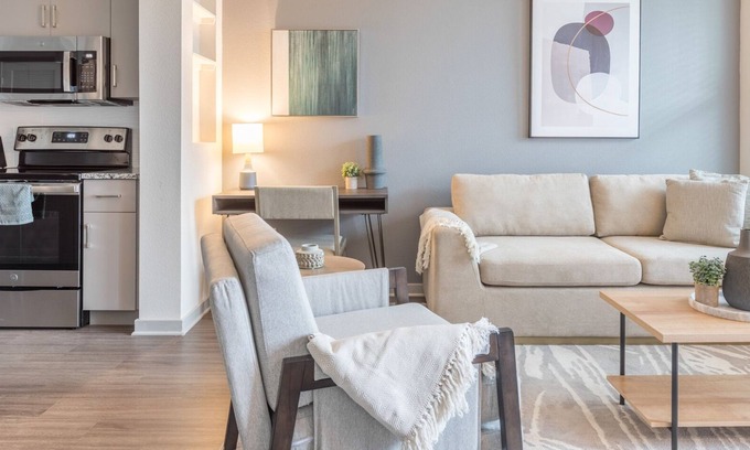 OakLeaf Plantation Apartment | Modern Apartment in Prime Location (ID8375X72)