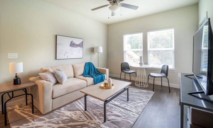 Powdersville Apartment | Modern Apartment in Prime Location (ID7896X37)