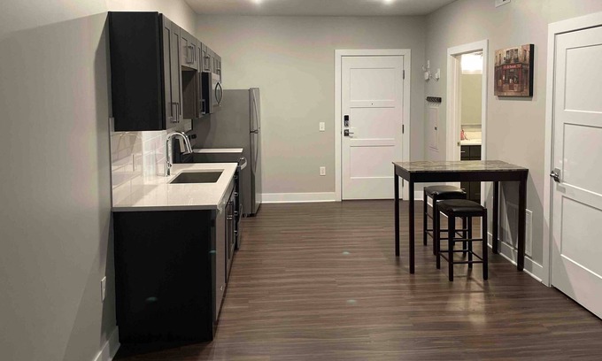 Weinland Park Apartment | Modern Apartment In Heart Of Columbus/Near High Street/And Ohio State