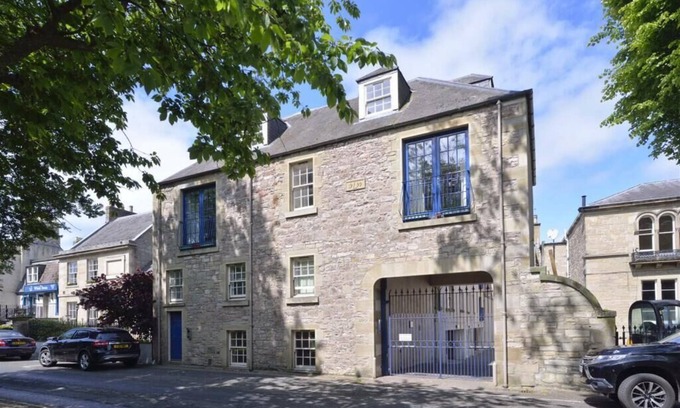 Kelso Apartment | Modern apartment in heart of Kelso. Well equipped, minutes walk to everything