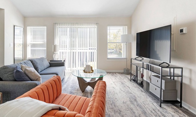 Mount Juliet Apartment | Modern Apartment in Prime Location (ID6690X67)