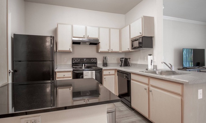Mount Juliet Apartment | Modern Apartment in Prime Location (ID4039X27)