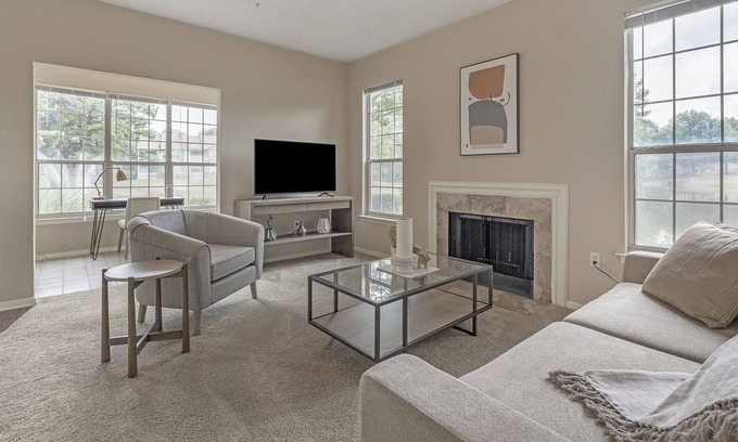 Germantown Apartment | Modern Apartment in Prime Location (ID2428X0)