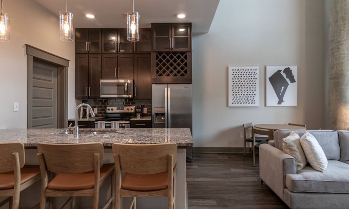 Vickery Meadow Apartment | Modern Apartment in Prime Location (ID4487X26)