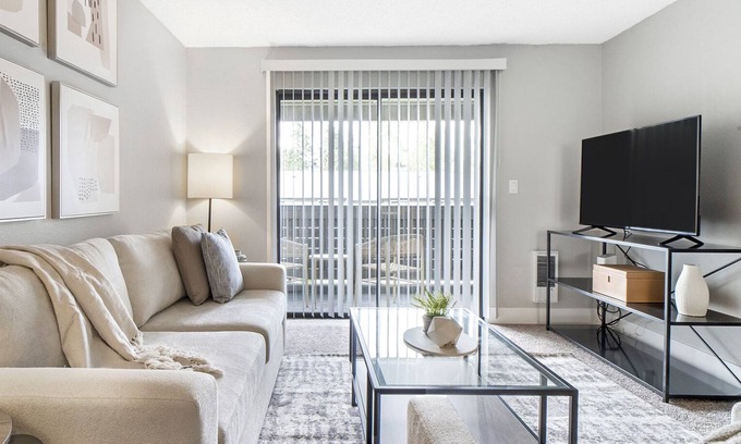 Cascade Apartment | Modern Apartment in Prime Location (ID9454X04)