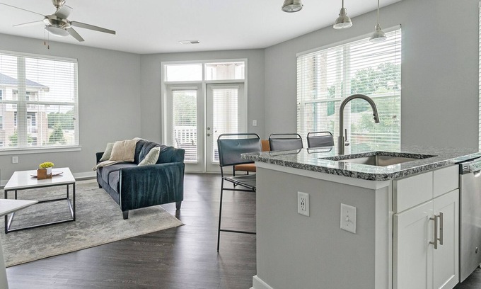 Chapel Hill Apartment | Modern Apartment in Prime Location (ID9029X82)