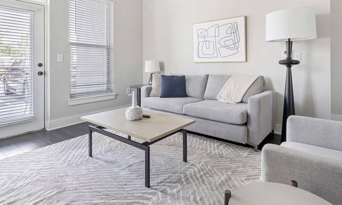 West Ashley Apartment | Modern Apartment in Prime Location (ID7811X02)