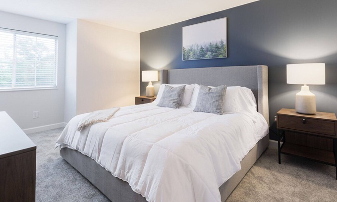 Fort Wright Apartment | Modern Apartment in Prime Location (ID6484X14)