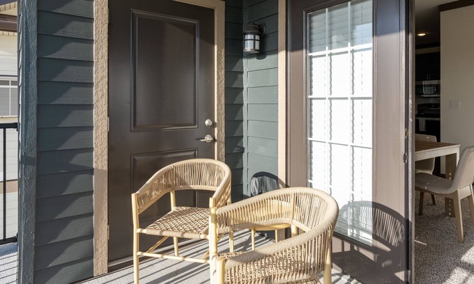 Middletown Apartment | Modern Apartment in Prime Location (ID8060X85)