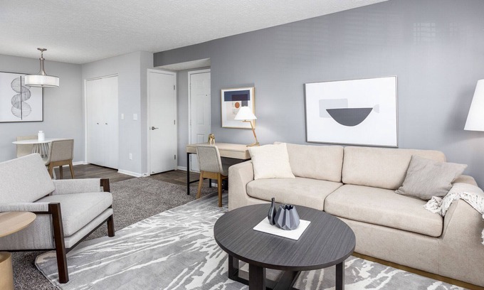 Lewis Center Apartment | Modern Apartment in Prime Location (ID8607X44)