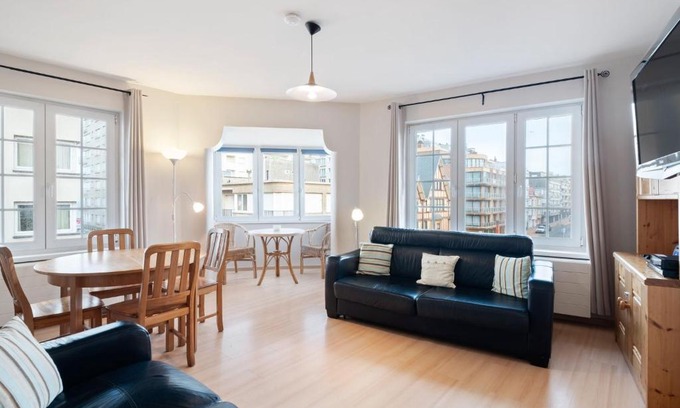 Westende Apartment | Modern Apartment in Westende Middelkerke with Beach nearby