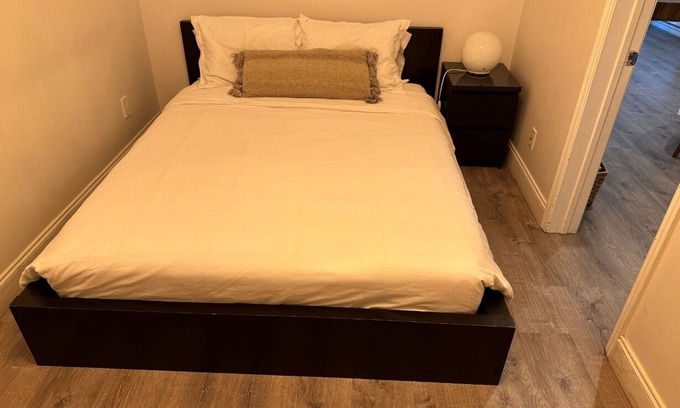 Union City Apartment | Modern Apartment Minutes from NYC