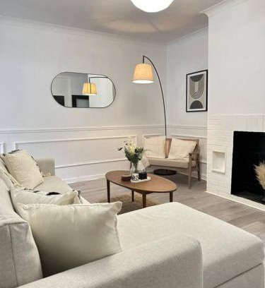 Newport Apartment | Modern Apartment Near Newport City Centre!