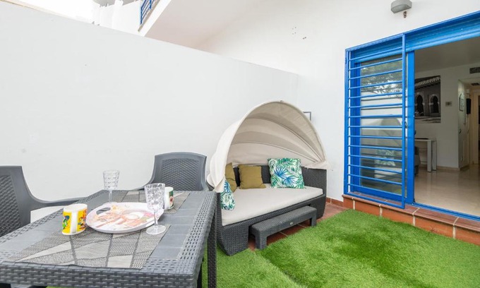 Torrequebrada Apartment | MODERN APARTMENT NEXT TO THE BEACH, Pets friendly