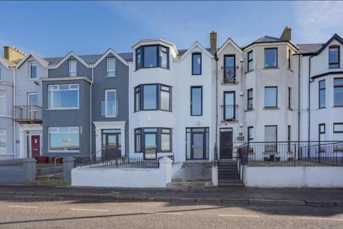 Portrush Apartment | Modern apartment with sea views