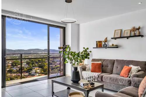 San Salvador Apartment | Modern apt with stunning city and mountain views