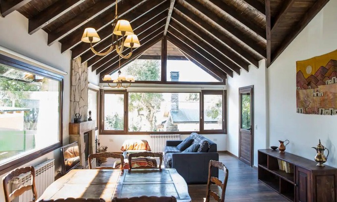 San Carlos de Bariloche Ski Chalet | Modern house with great location, stunning views and BBQ area