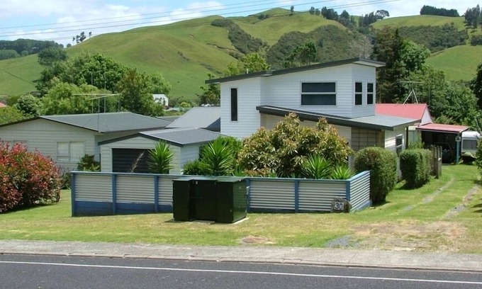 Whiritoa House | Modern architecturally designed bach