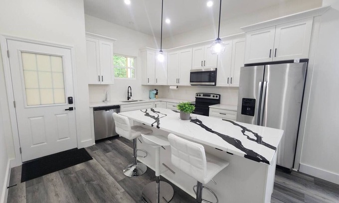 Sylvan Hills Apartment | Modern ATL 3BR Duplex Retreat