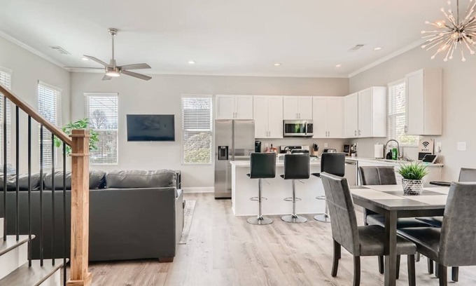 Pittsburgh House | Modern Atlanta Haven