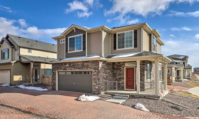 Aurora House | Modern Aurora Getaway: 22 Mi to Downtown Denver