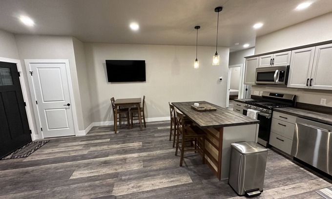 Grand Junction Condo | Modern Barndominium Retreat – Private Acres with Farm Views Near Fruita & GJ