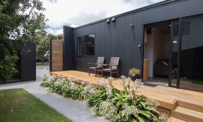 Fitzroy House | Modern Beach Tiny Homes in New Plymouth