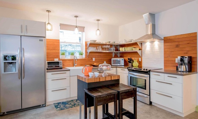 Alberta House | Modern & Beautiful, Incredible Location in Alberta Arts District, Pets welcome!