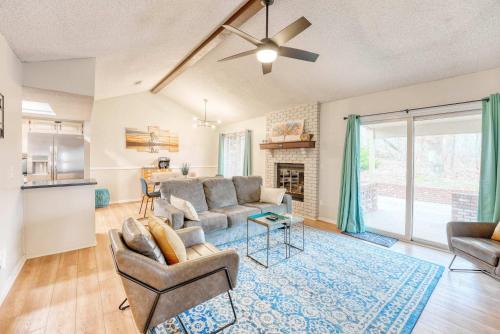 Bentonville House | Modern Bentonville Retreat - Sleeps 6 Near Trails
