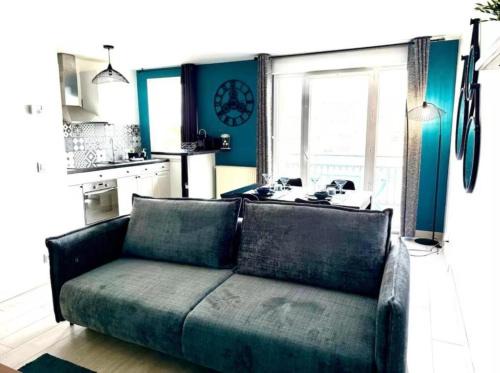 Magny-le-Hongre Apartment | Modern Blue - Disneyland Paris