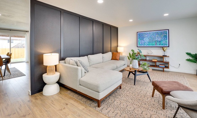 Southwest Ada County Alliance House | Modern Boise Home ~ 7 Mi to Albertsons Stadium!