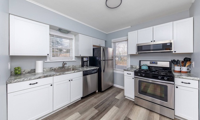 Roselawn Finance Apartment | Modern Breath of Fresh Air in a Central Location