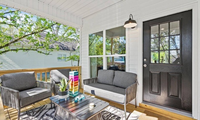 Dunean House | Modern Bungalow 5 min from downtown GVL