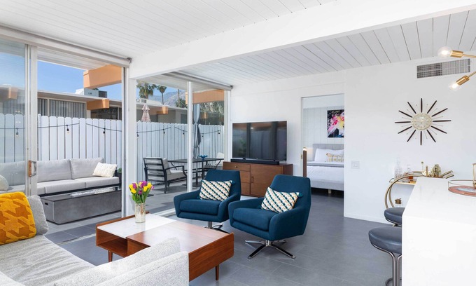 Twin Palms Condo | Modern Bungalow in Historic Ocotillo Lodge!