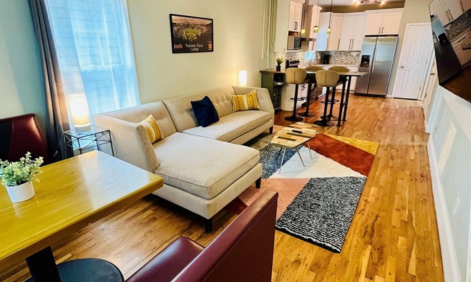 Summerhill House | Modern Bungalow | Quiet Downtown Oasis
