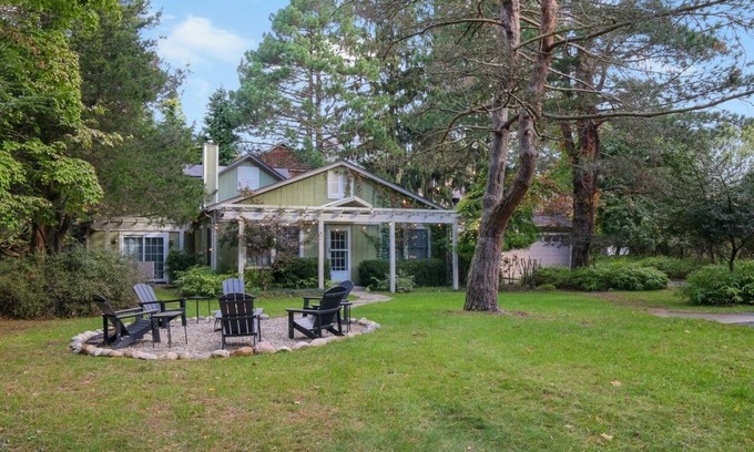Saugatuck Cabin | Modern Cabin in Saugatuck with NEW Hot Tub!