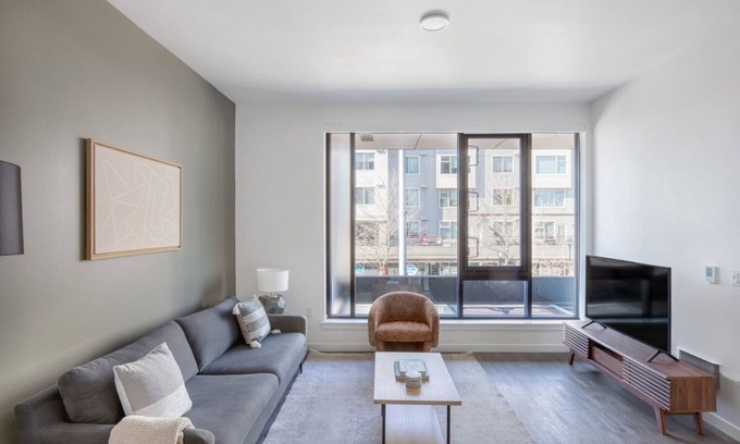 Judkins Park Apartment | Modern Central District 1BR w/Gym & BBQ, nr downtown, by Blueground