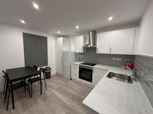 Vauxhall House | Modern Central London Room Zone1