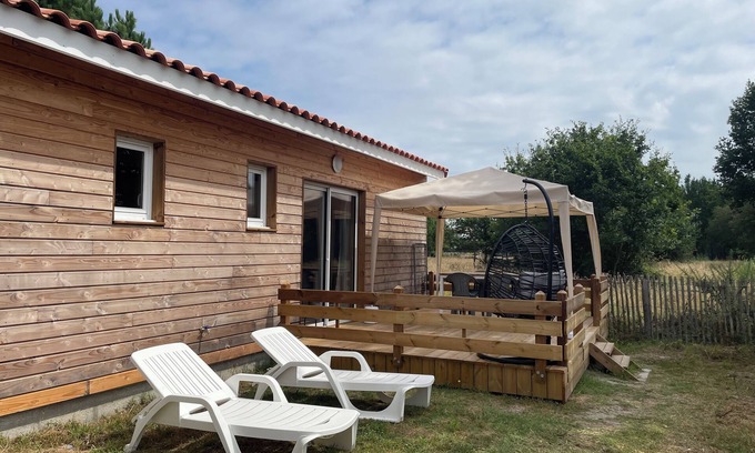 Hourtin Ski Chalet | Modern chalet 100 m from cycle paths, ideal for families or couples. Pets ok