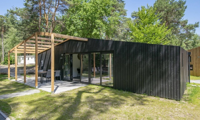 Municipality of Geldrop-Mierlo Ski Chalet | Modern chalet with wellness, in a holiday park at 12 km. from Eindhoven