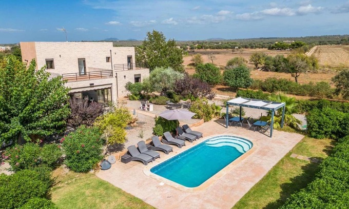 Es Palmer Villa | Modern & chic family-friendly finca
