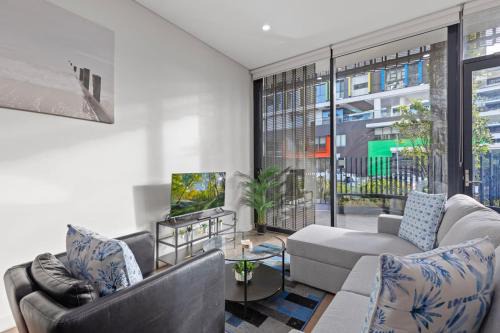 Waterloo Apartment | Modern City-Fringe Townhouse