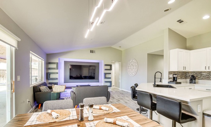 Coachella House | Modern Coachella Vacation Home ~ 3 Mi to Festivals