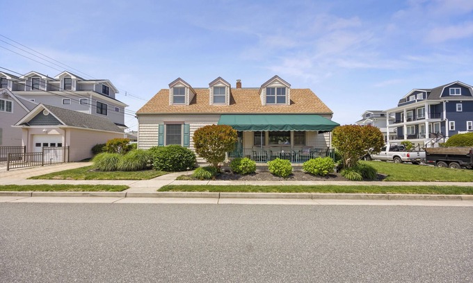 Margate City House | Modern Coastal Living in Margate!