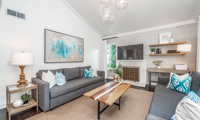 Santa Ana Condo | Modern Coastal Retreat - Central OC - Near Disney!