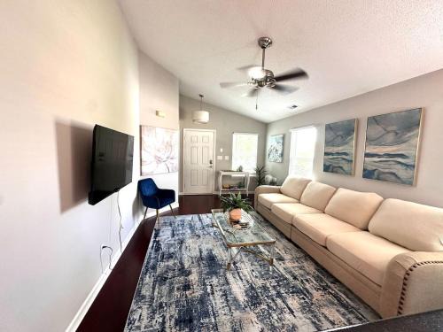 Concord House | Modern comfort 2BR-2BA Retreat