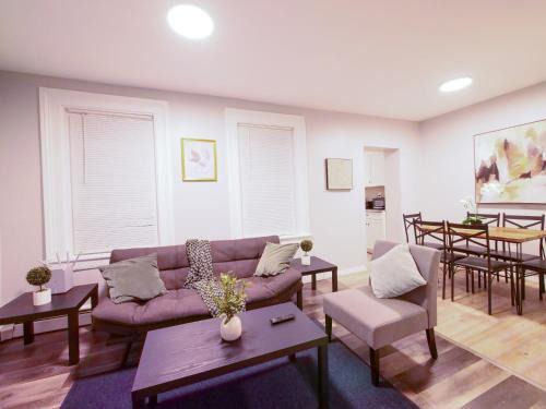 The Heights Apartment | Modern comfort-2BR haven mins to NYC