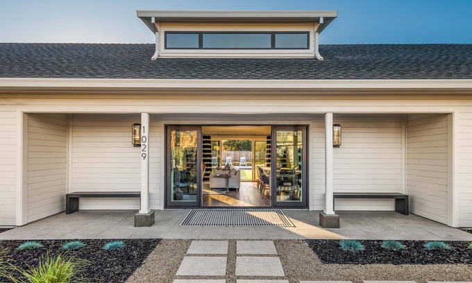 Sonoma Villa | Modern Comfort Close to Town