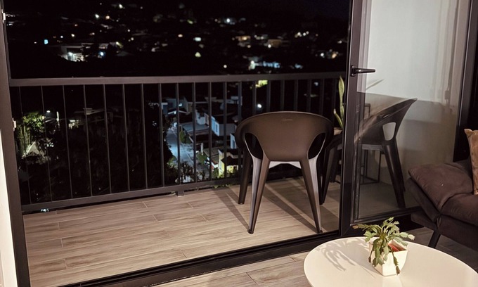 San Salvador Apartment | Modern Condo - Beautiful City & Volcano Views - 5 min to WTC & Top Places